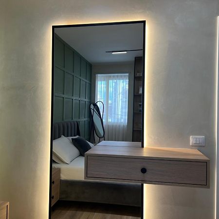 Syncron Apartments In The Center Of 티라나 외부 사진