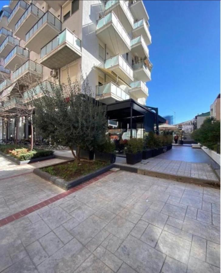 Syncron Apartments In The Center Of 티라나 외부 사진