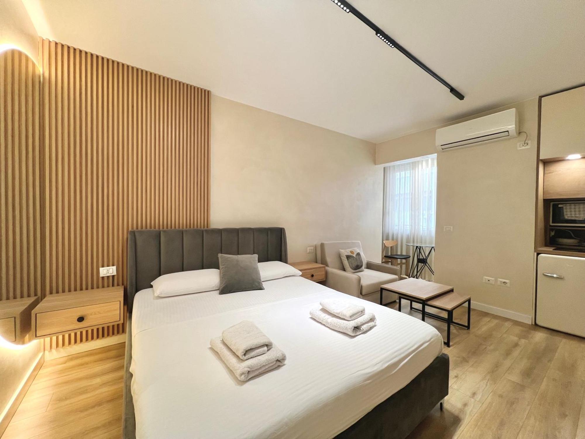 Syncron Apartments In The Center Of 티라나 외부 사진