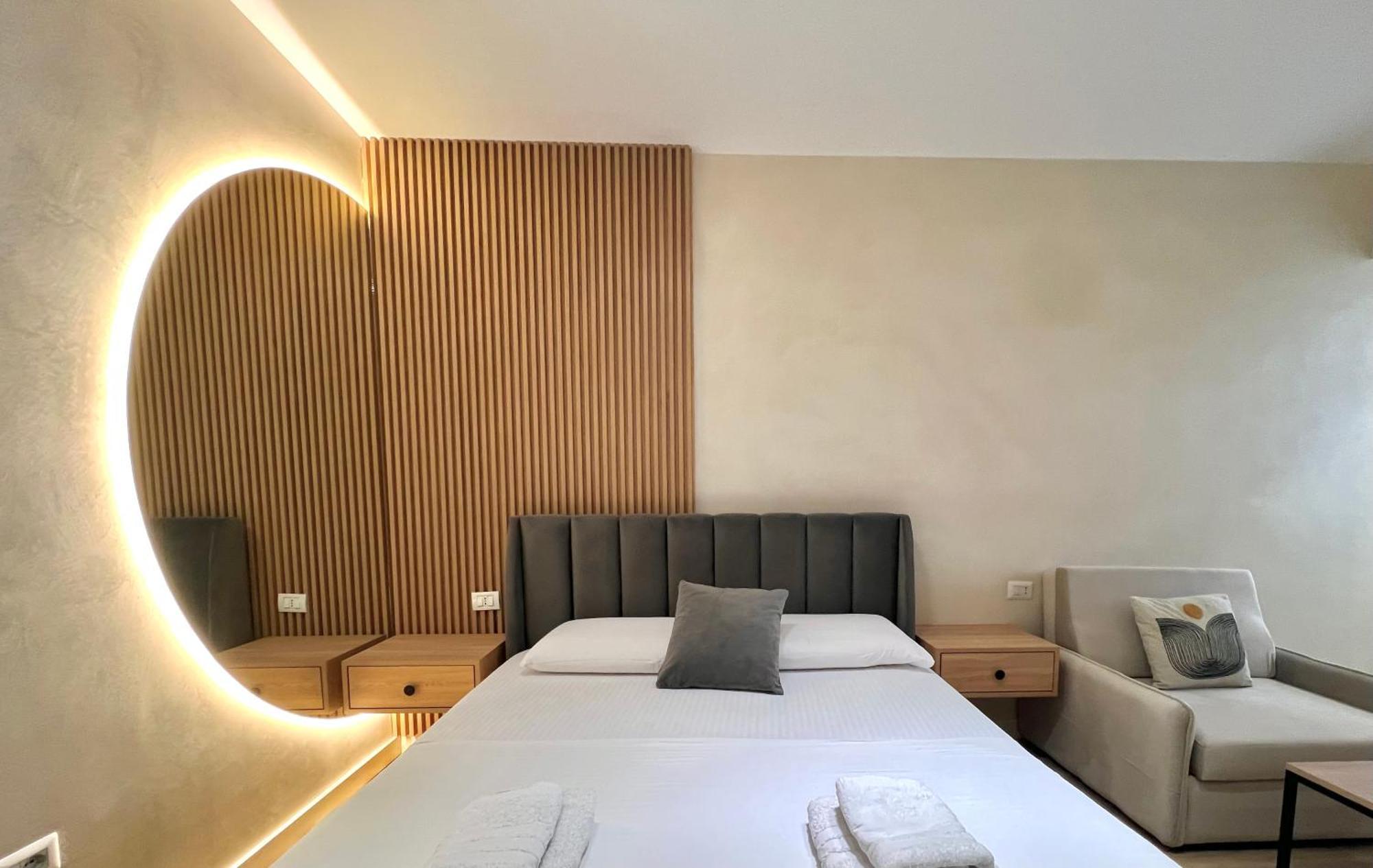 Syncron Apartments In The Center Of 티라나 외부 사진