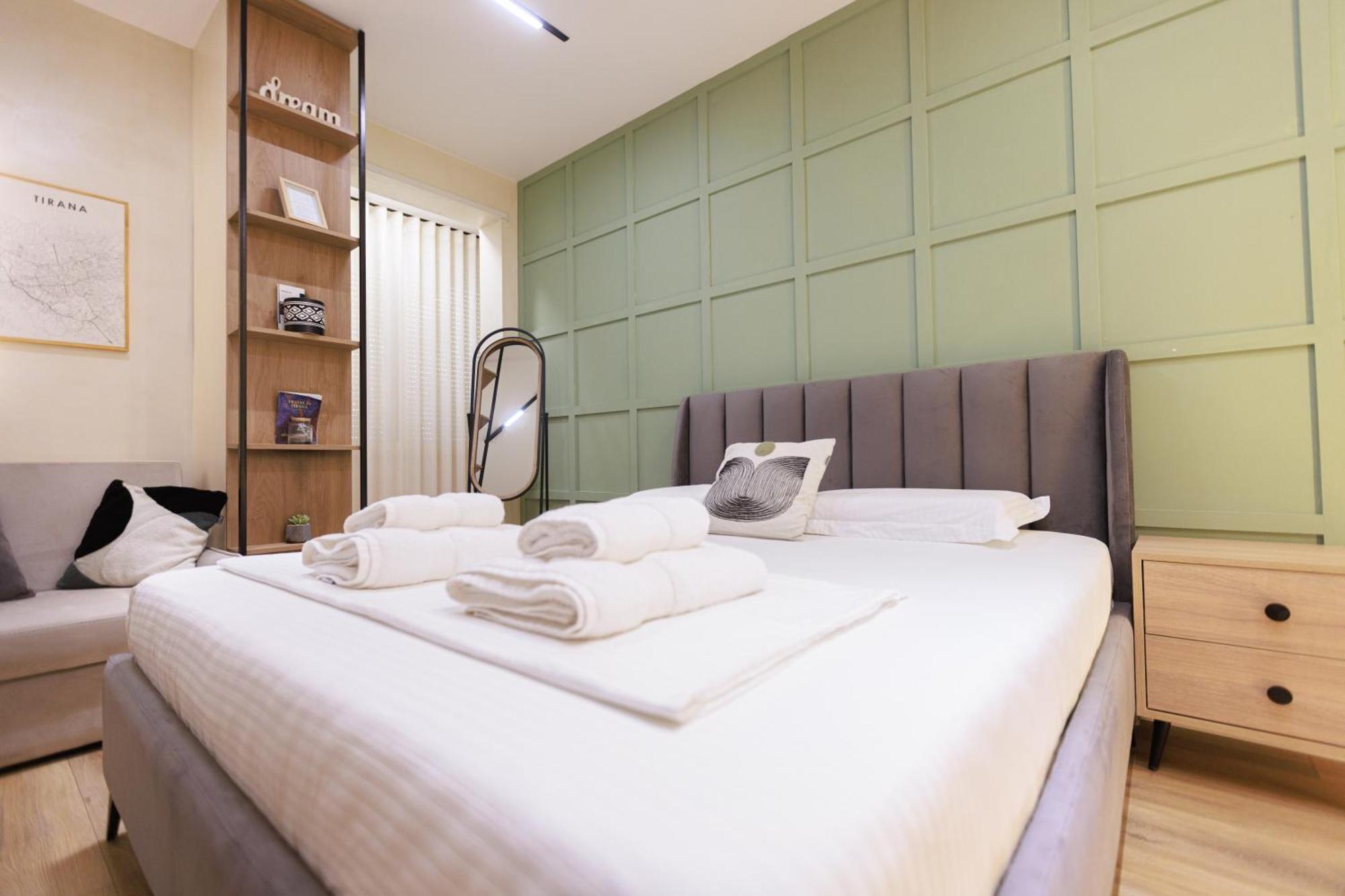 Syncron Apartments In The Center Of 티라나 외부 사진