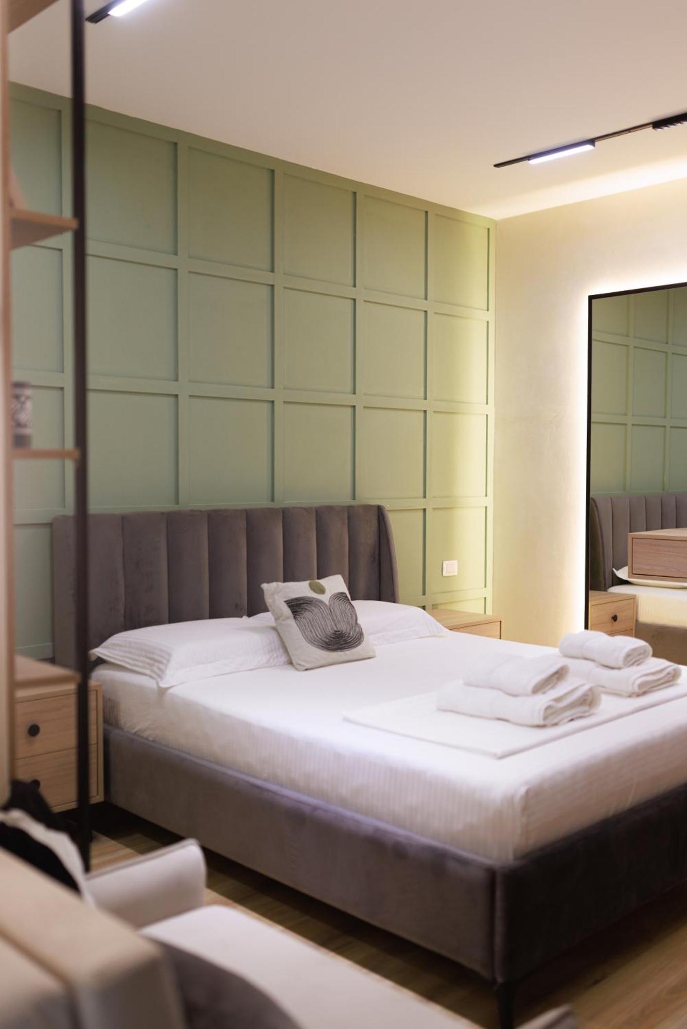 Syncron Apartments In The Center Of 티라나 외부 사진