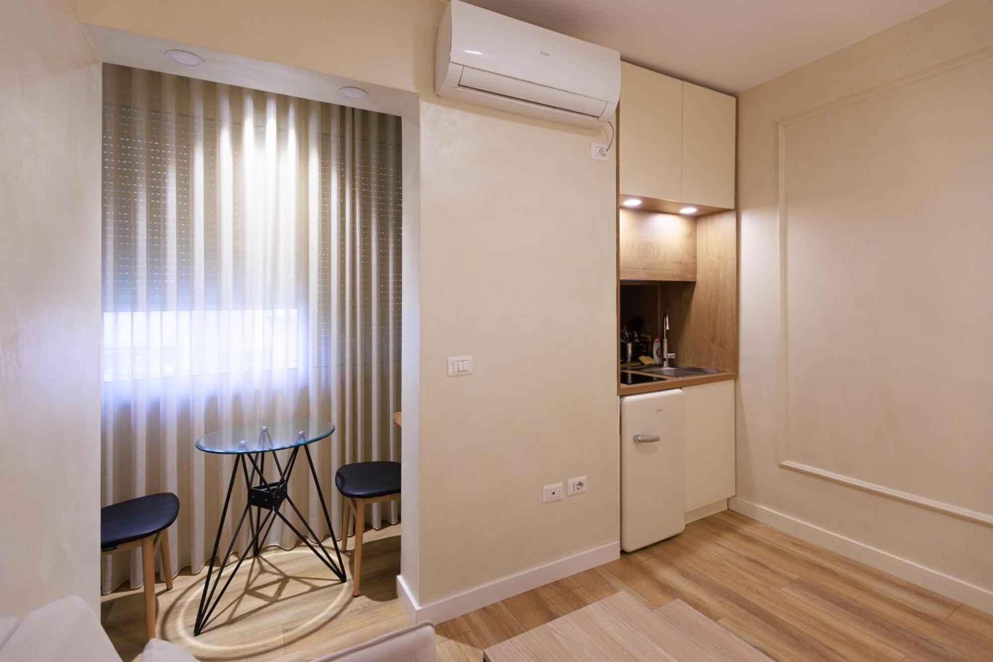 Syncron Apartments In The Center Of 티라나 외부 사진
