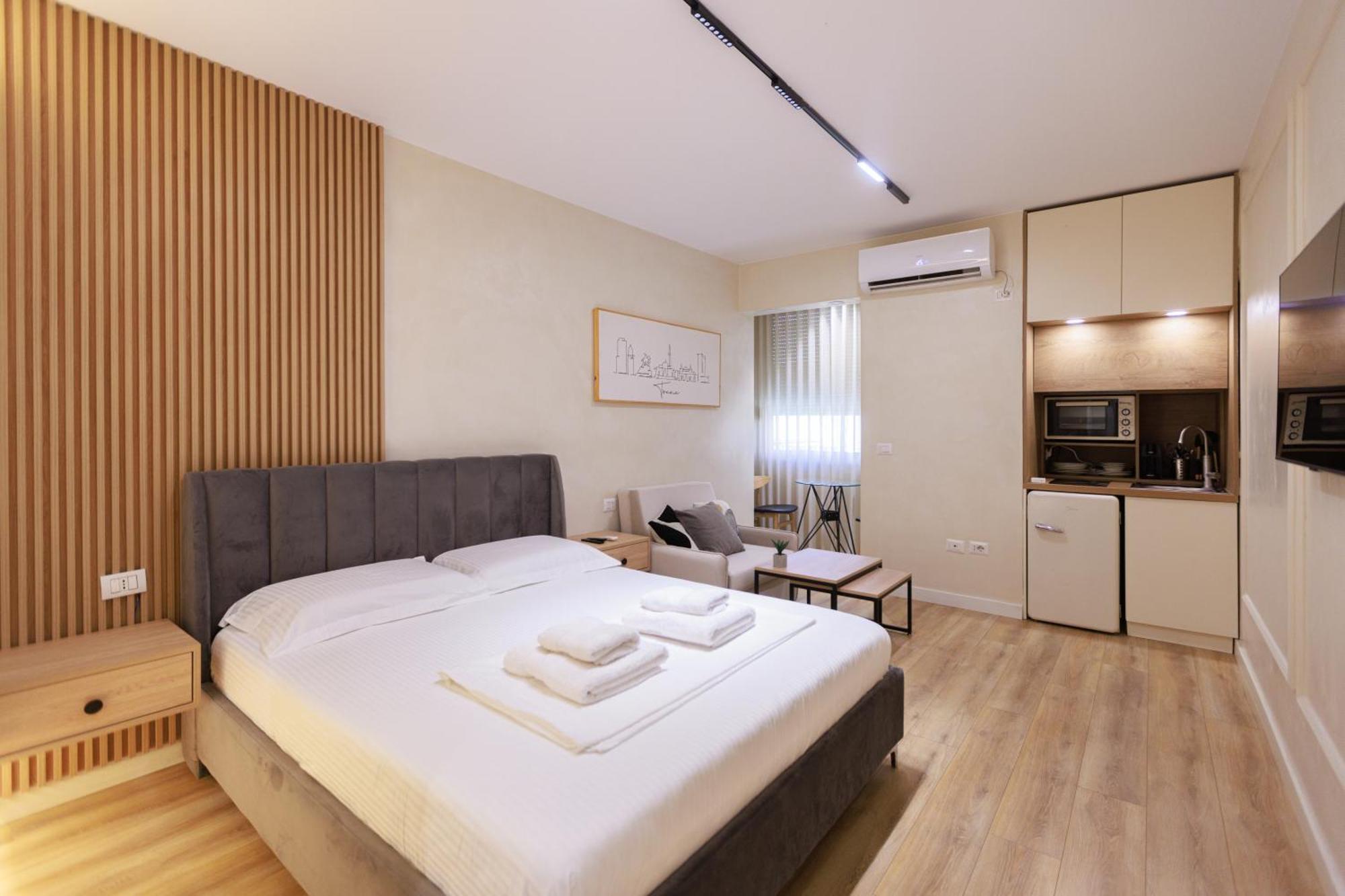 Syncron Apartments In The Center Of 티라나 외부 사진