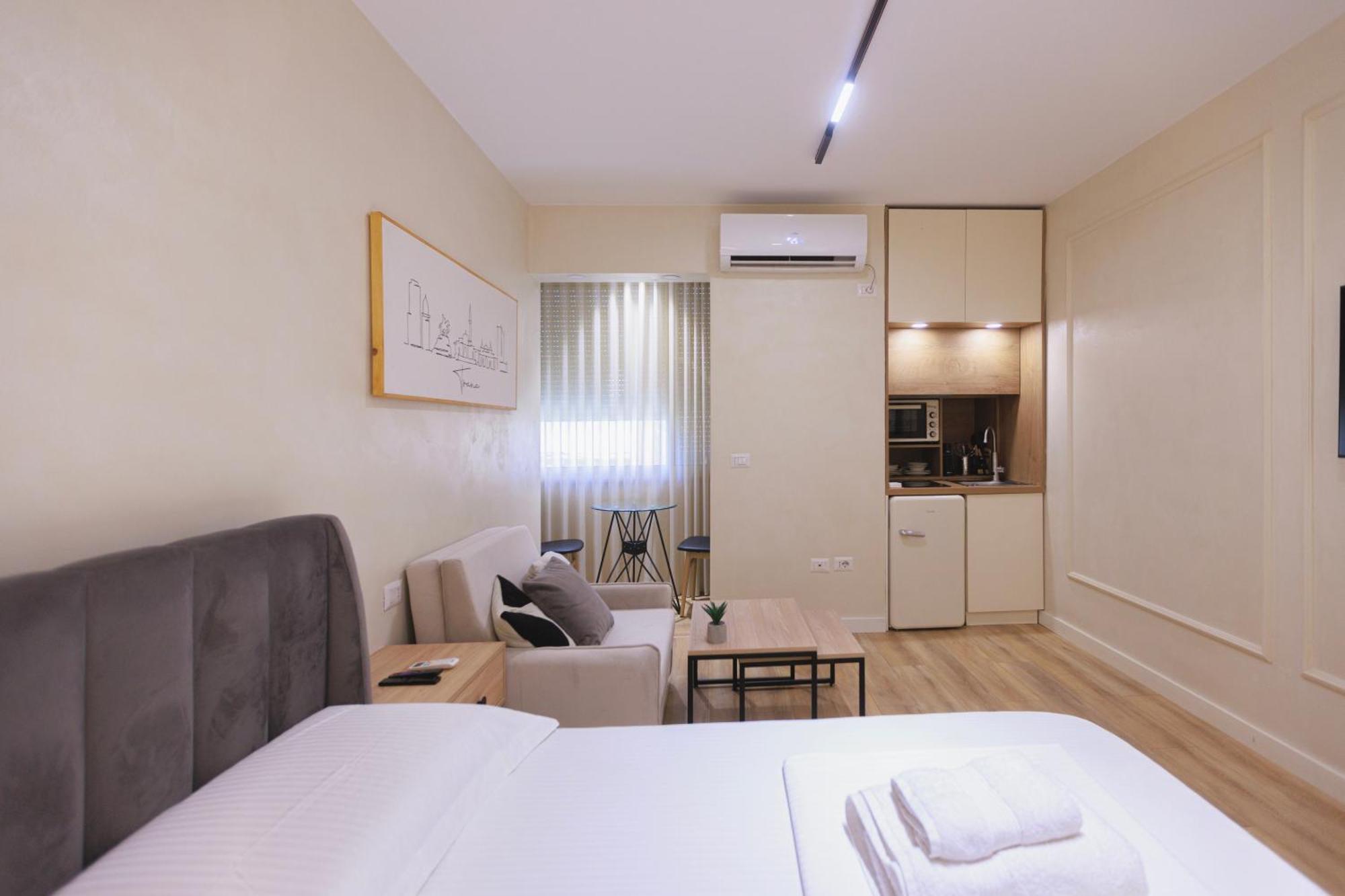 Syncron Apartments In The Center Of 티라나 외부 사진